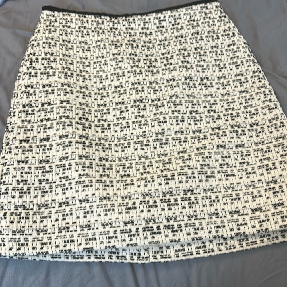 VINCE CAMUTO Skirt 4
